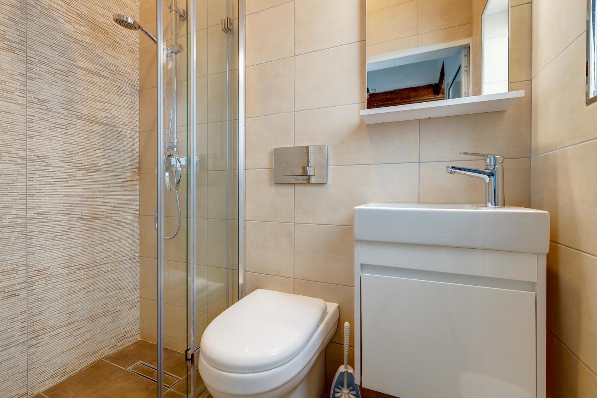 Charming Close To The Promenade Apartment